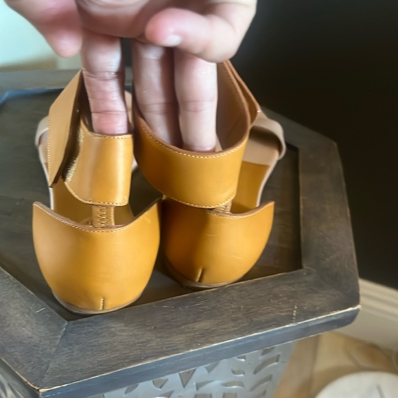 🛑 1 hour sale. Chloe, Women's Leather Two-Tone Flat Lazise Sandals Size 37.5 COA - Picture 4 of 13